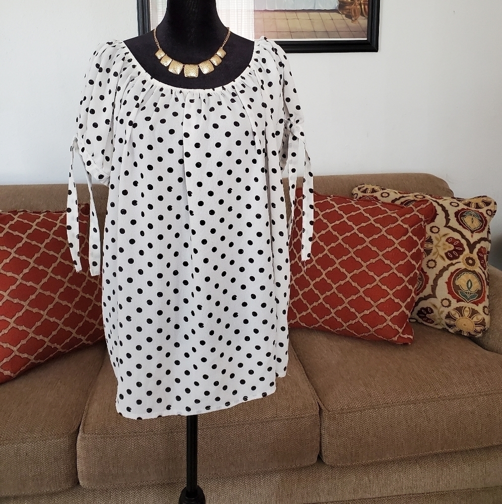 💥Blouse with Gold necklace set💥